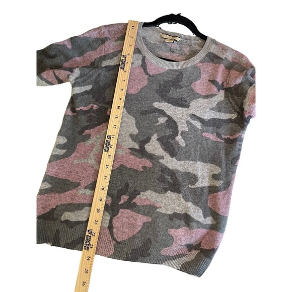 Amicale 100% Cashmere Pink‎ Grey Camouflage Crewneck Sweater Size Small Women’s - Picture 7 of 9